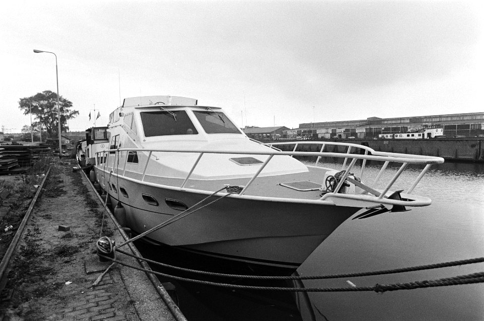 Schip aan de wal, Bestanddeelnr 930-4751