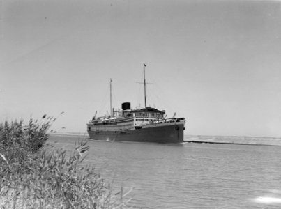 Schip in het Suezkanaal, Bestanddeelnr 254-5693