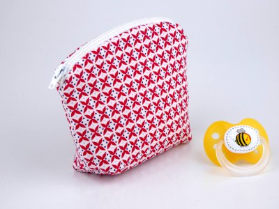 Schnullertasche mit Schnuller