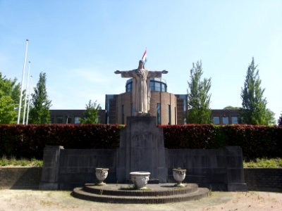 Schinveld-Heilig Hartbeeld (2)
