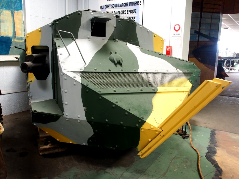 Schneider CA1 in the Musée des Blindés, pic3