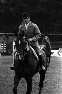 Schockemöhle op het paard Res de Robber, Bestanddeelnr 928-1139