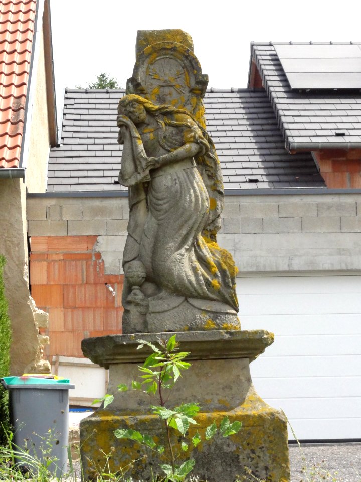 Schneckenbusch (Moselle) statue mater dolorosa