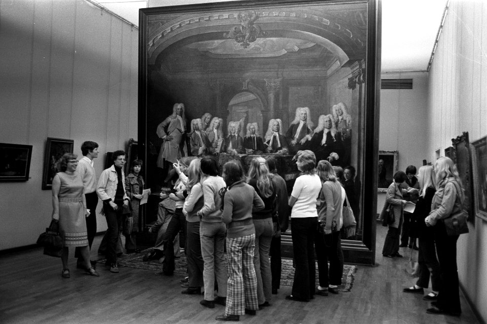 Scholieren in Rijksmuseum, rondvaartboot en bij concert opdracht CRM, Bestanddeelnr 925-4631