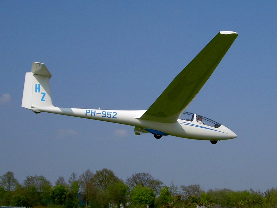 Schleicher ASK 21 PH-952
