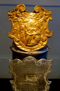 Schliefkanne (tankard) for the butchers of Nuremberg, made by Caspar Wandel the younger, 1683 AD, tin, view 2 - Stadtmuseum Fembohaus - Nuremberg, Germany -DSC02117