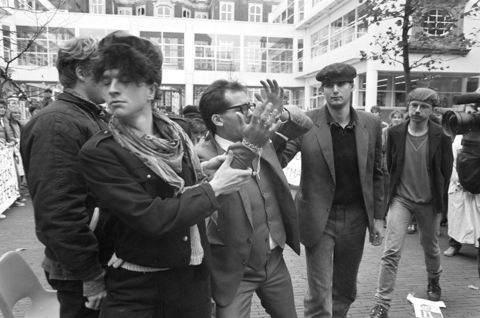 Schijnproces studenten tegen minister Deetman, Bestanddeelnr 934-3603