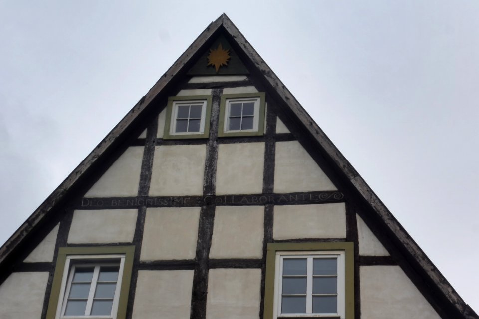 Schloß Neuhaus - Schloßstraße 4a - 4