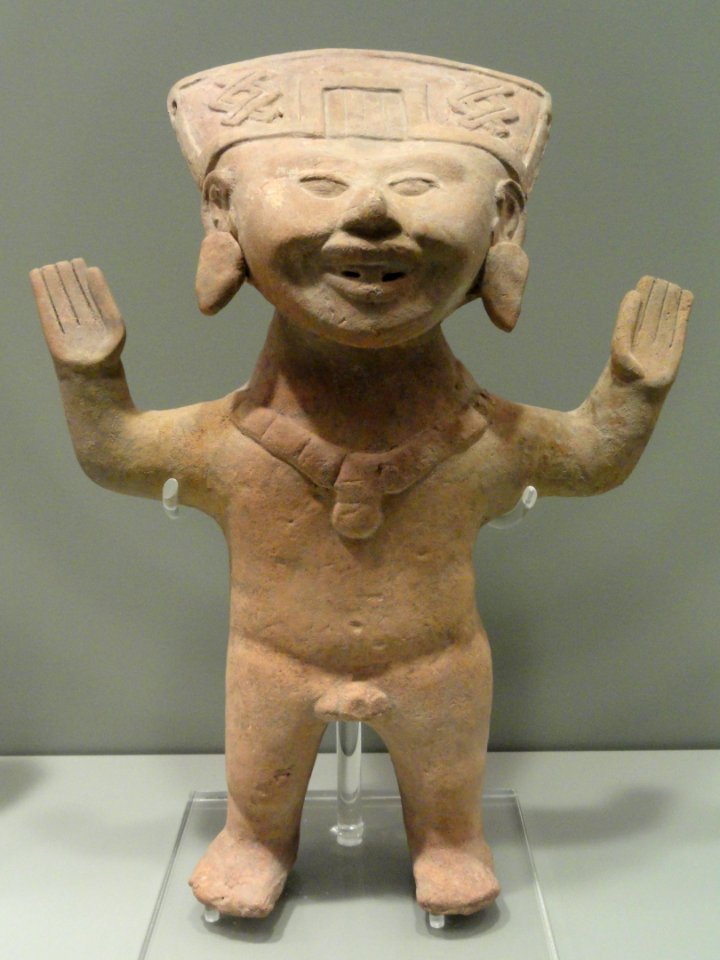 Smiling Face Male Figure, 600-900 AD, Remojadas style, Veracruz, Mexico, earthenware with white slip - Gardiner Museum, Toronto - DSC01130