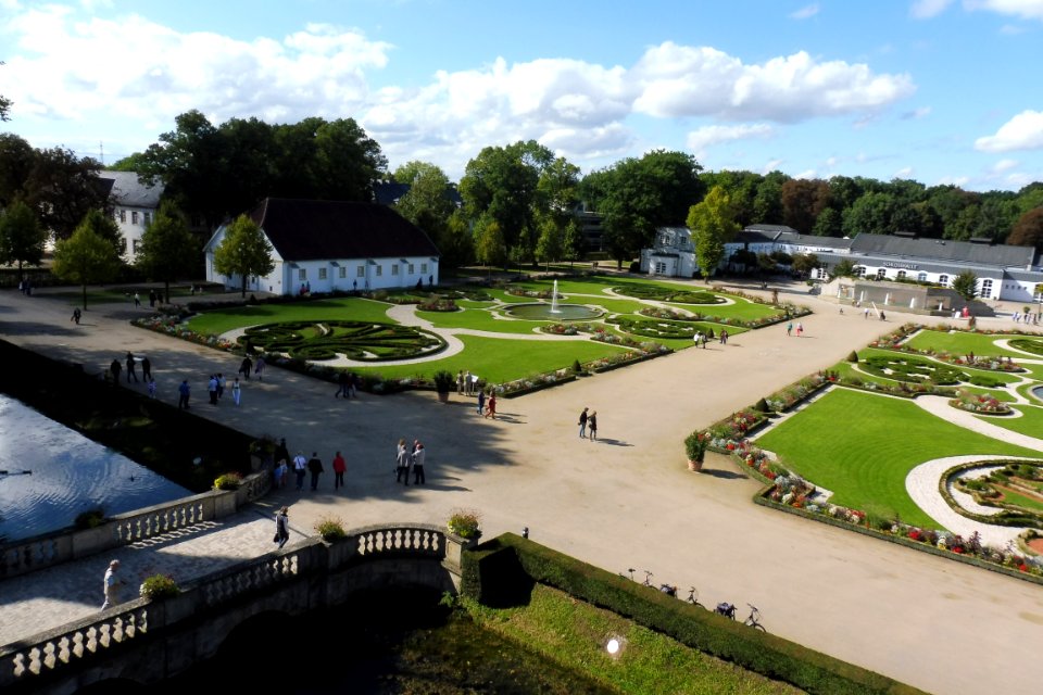 Schloss Neuhaus - Schlossgarten - 2