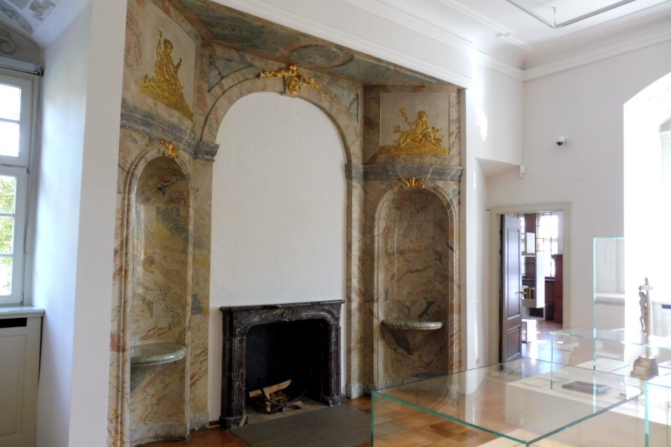 Schloss Neuhaus - Geschenkzimmer - Buffettnische