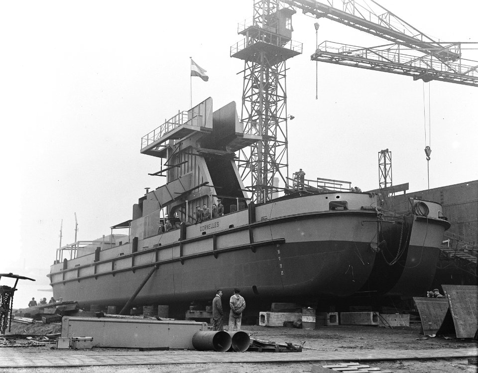 Smit Kinderdijk tewaterlating casco van Brazilie, Bestanddeelnr 906-2432