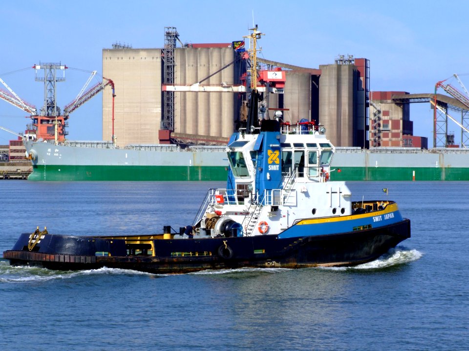 Smit Japan - IMO 8521464 p2 at the Calandcanal, Holland 08-Jul-2007