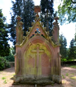 Schloss Eisenbach, Friedhof, Grabstein Hermann Maximilian Johann Friedrich Riedesel F.z.E. und Ludwig Volprecht Christian Riedesel F.z.E