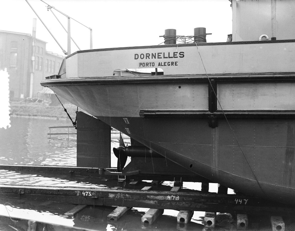 Smit Kinderdijk tewaterlating casco van Brazilie, Bestanddeelnr 906-2431