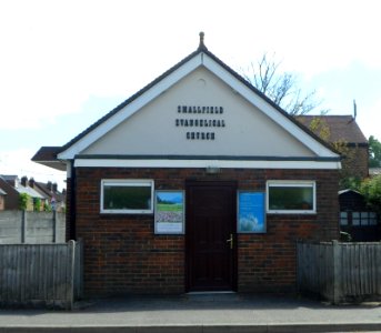 Smallfield Evangelical Church, Smallfield (June 2013) (2)