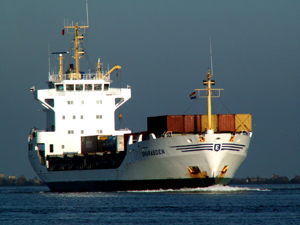 Smaragden p2 Port of Rotterdam 09-Jan-2006