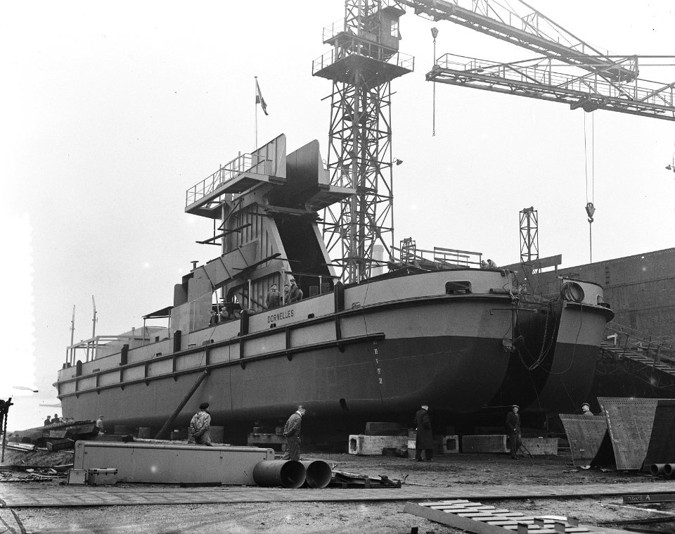 Smit Kinderdijk tewaterlating casco van Brazilie, Bestanddeelnr 906-2434