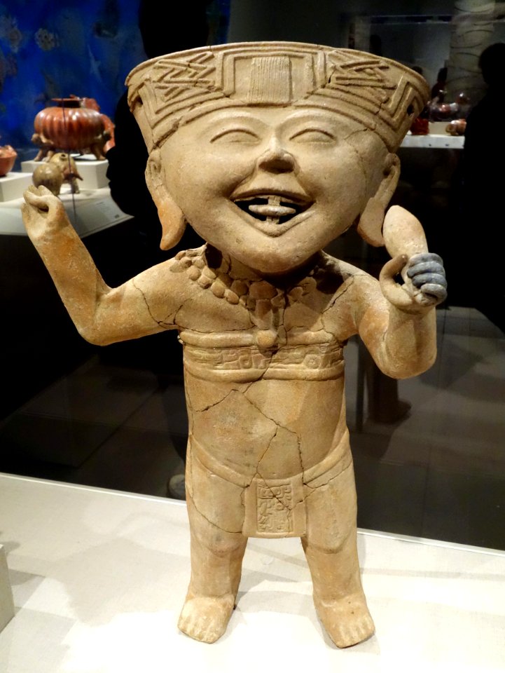 Smiling figure holding a rattle, Mexico, Veracruz, Remojadas, 6th-8th century AD, earthenware - De Young Museum - DSC00463