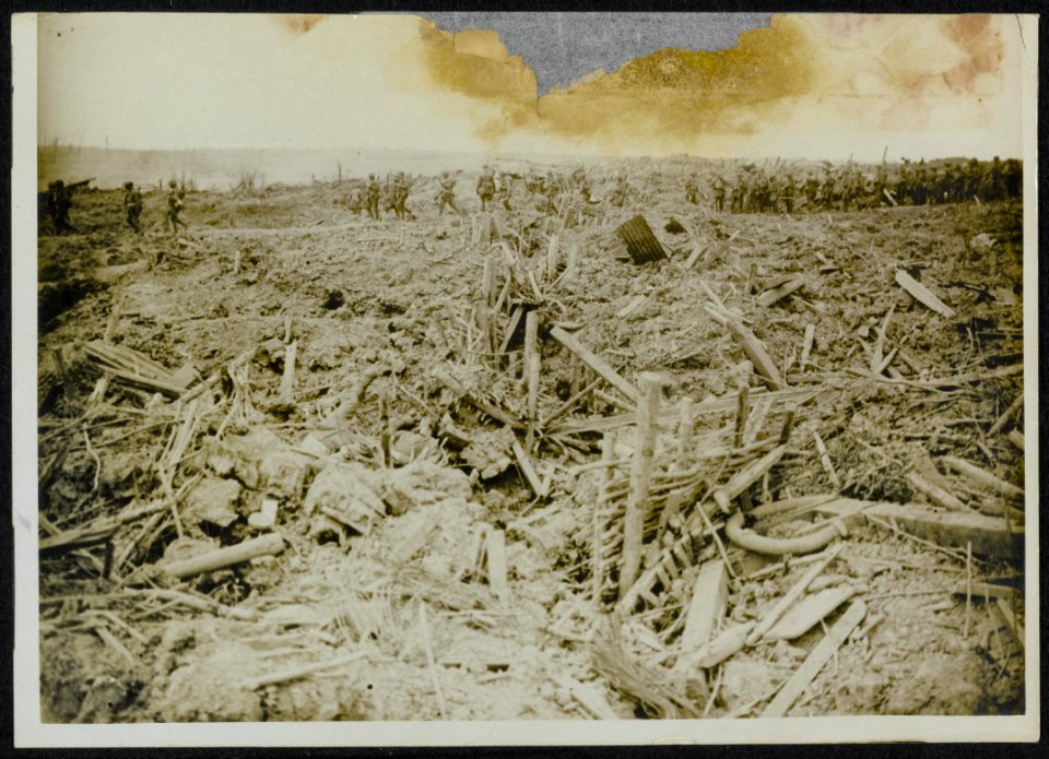 Smashed up German trench with dead., Bestanddeelnr 158-1436