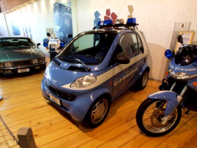 Smart Italian police car photo-1
