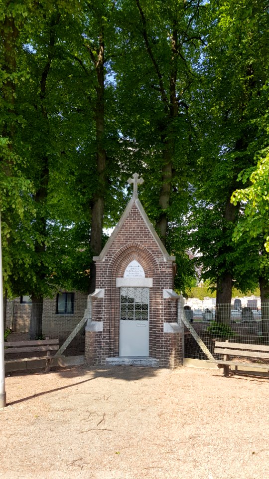 Smeermaas-kapel bij kerkhof aan Maasdijk