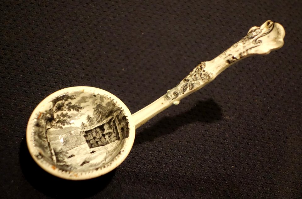 Small Tureen Ladle, Burslem and Cobridge, Staffordshire, England, c. 1835, glazed earthenware - Brooklyn Museum - DSC09344