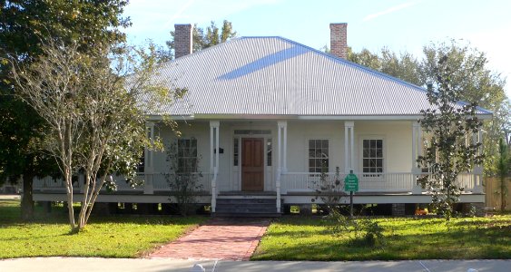 Smart plantation house from W 1