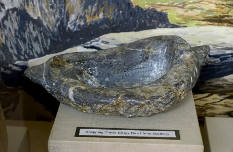 Snapping turtle effigy bowl from Millbury, Transitional Archaic Phase, c. 4000-2700 years ago, steatite (soapstone) - Robbins Museum - Middleborough, Massachusetts - DSC03694