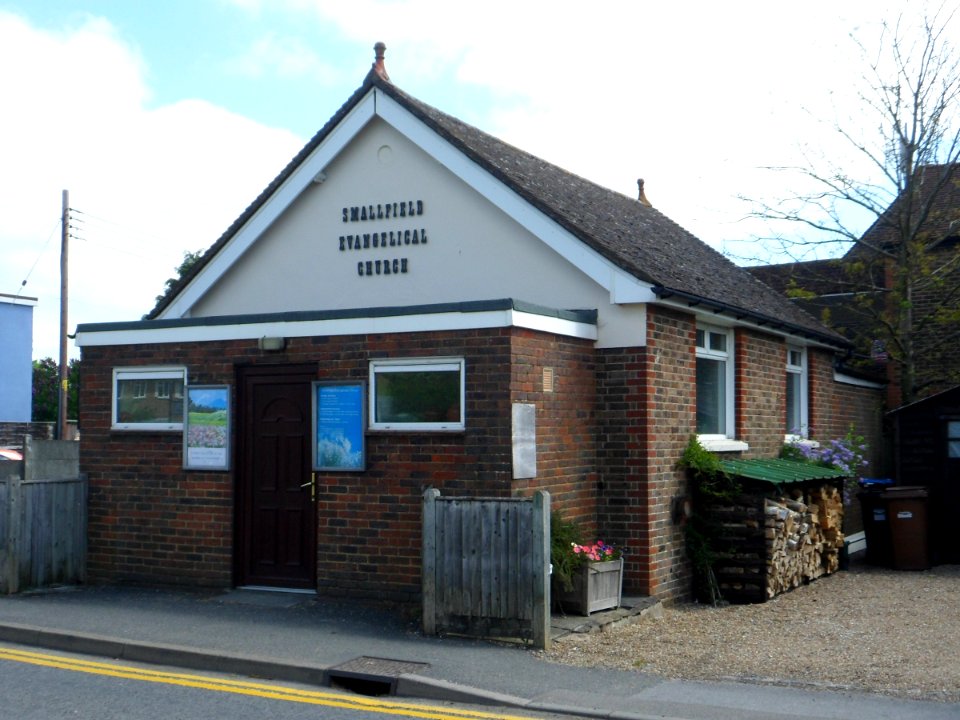 Smallfield Evangelical Church, Smallfield (June 2013) (3)