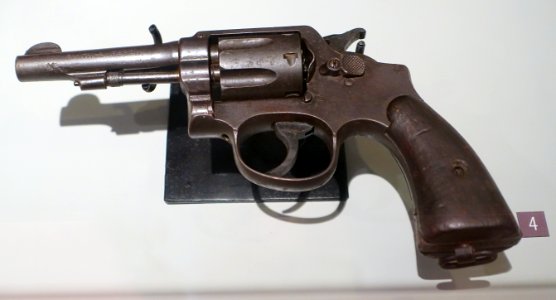 Smith & Wesson revolver used by Ha Thi Que to take over the Yen The regime, 1945 - Vietnamese Women's Museum - Hanoi, Vietnam - DSC04196