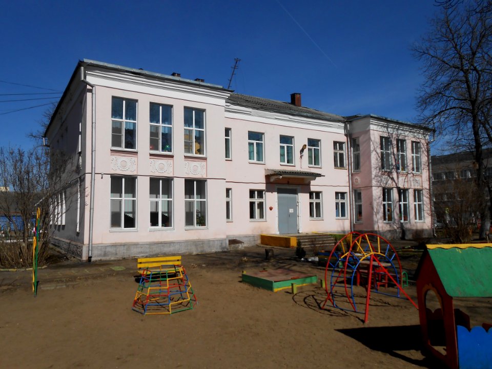 Smolensk, Novoleningradskaya Street, 9 - 04