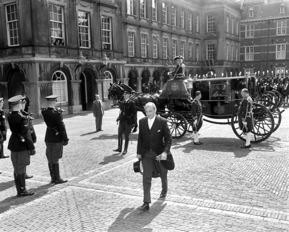 Sluiting van beide kamers der Staten-Generaal in de Ridderzaal te Den Haag door , Bestanddeelnr 915-2149