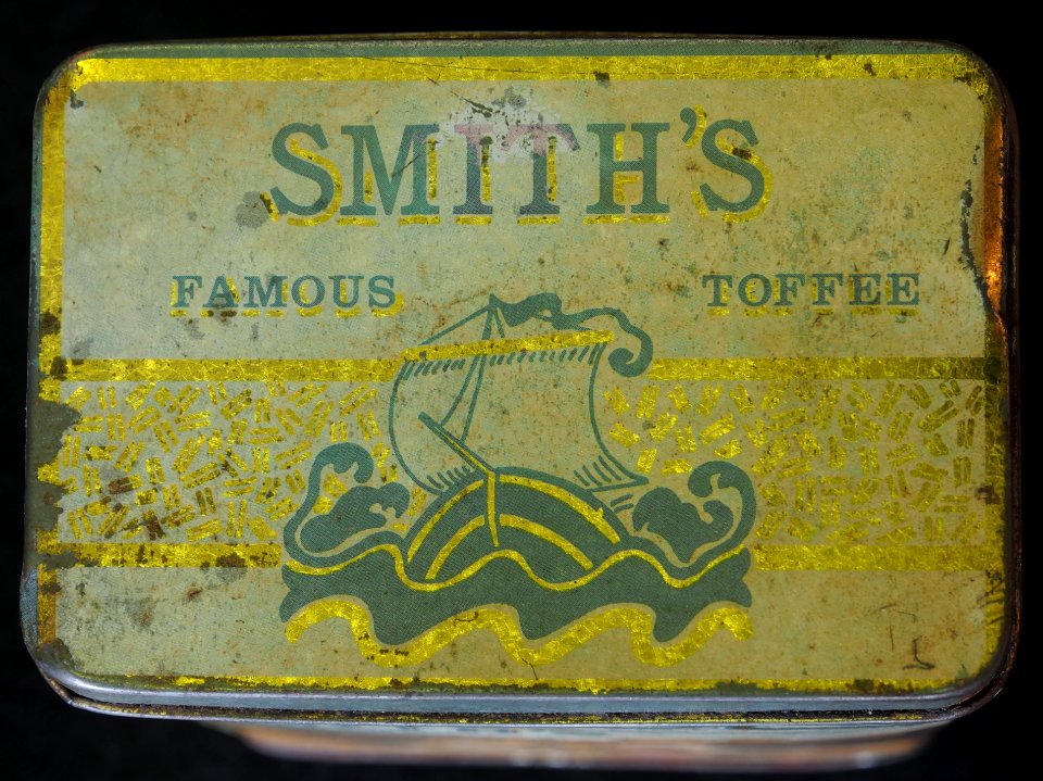 Smiths famous toffee tin, photo 1