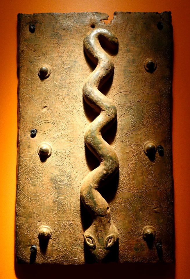 Snake, Benin City, Nigeria, No. 1907.44.0385 - Etnografiska museet - Stockholm, Sweden - DSC01027