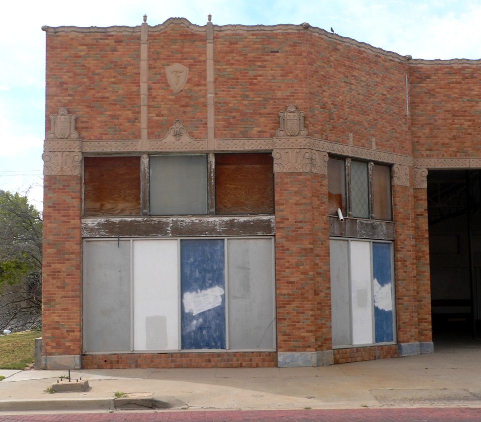 Smith Firestone (Amarillo) E side S end 1