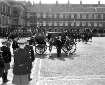 Sluiting van beide kamers der Staten-Generaal in de Ridderzaal te Den Haag door , Bestanddeelnr 915-2148