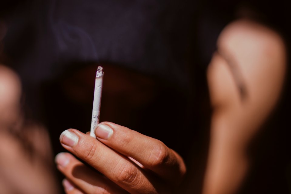 Smoking in Iran 04