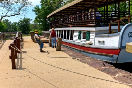 Snubbing a boat C and O Canal 0