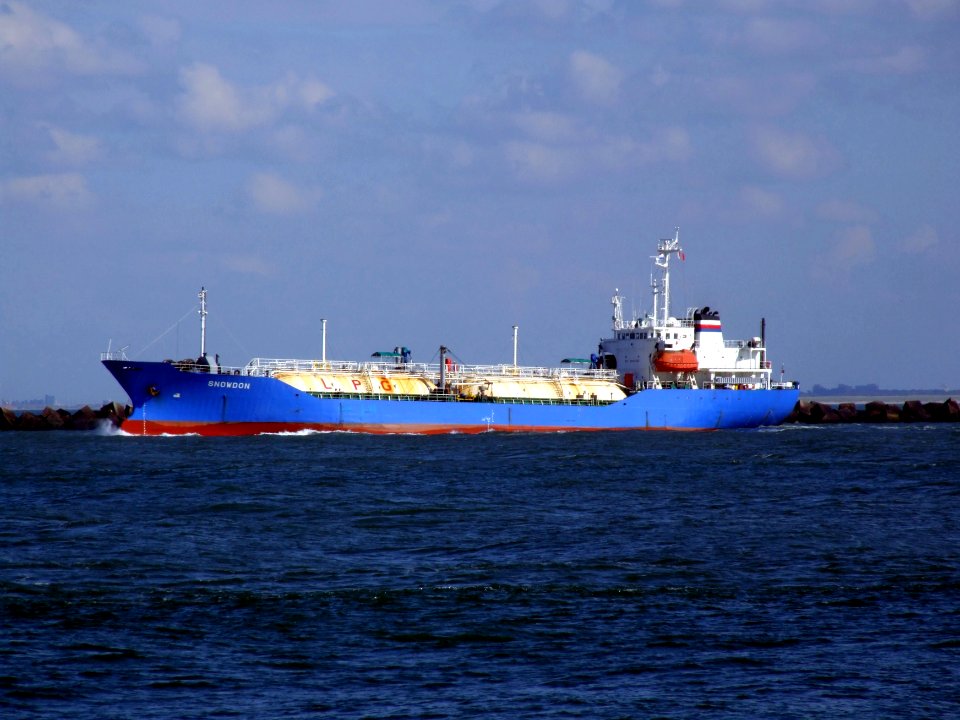 Snowdon p2 leaving Port of Rotterdam, Holland