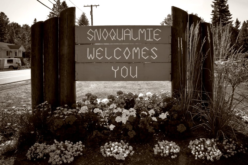Snoqualmie Welcome Sign