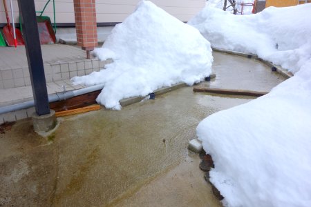 Snow removal - Yuzawa, Niigata - DSC09416