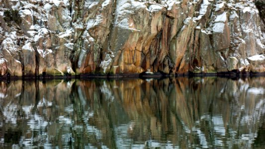 Snowy cliffs at Loddebo 4