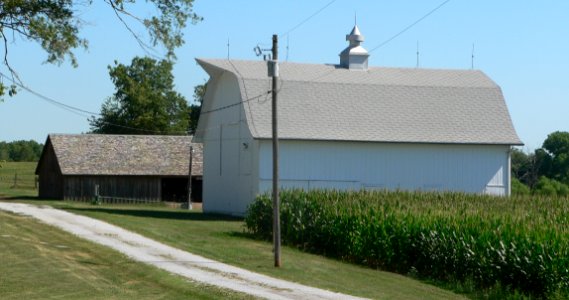 Snoke-Tate farmstead barn from SW 1