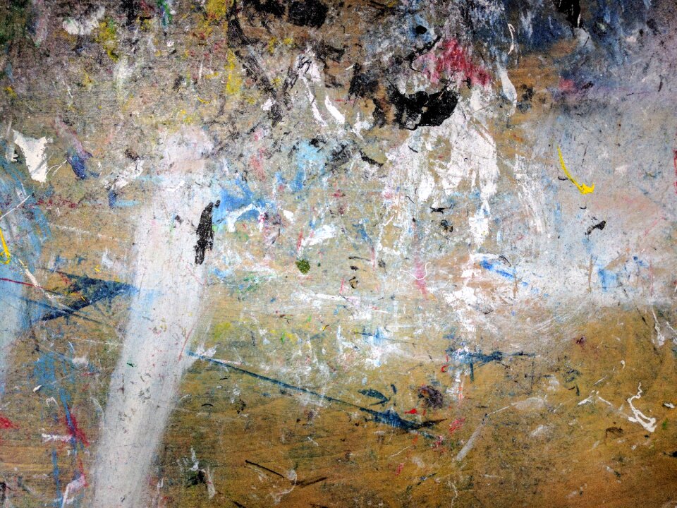 Background mess artist