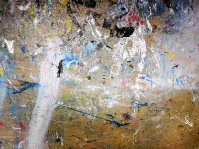 Background mess artist