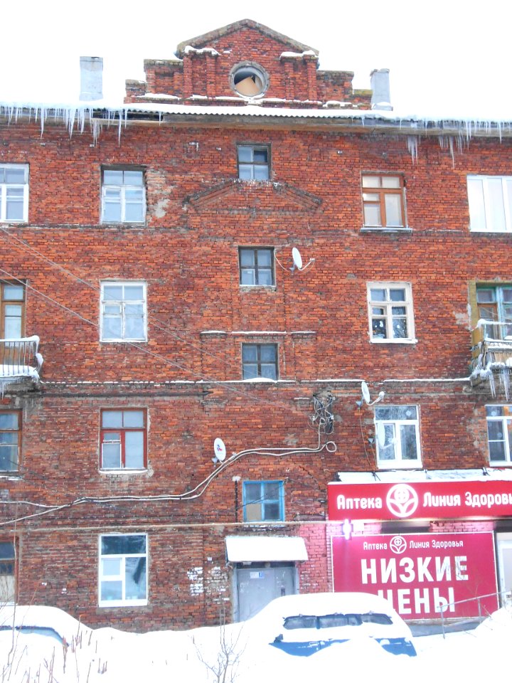 Smolensk, Lavochkina Street, 52 - 02