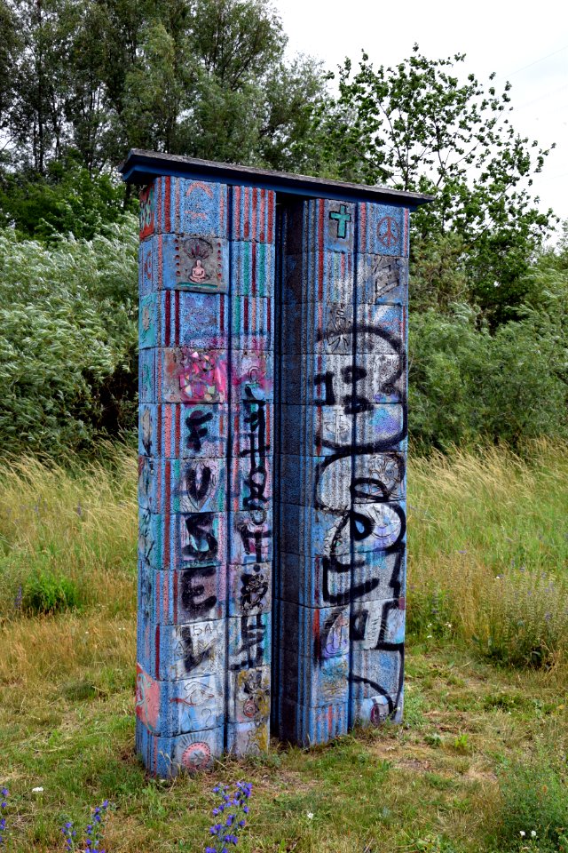 Skulptur im Seelgrabenpark (Berlin-Marzahn) 3v16