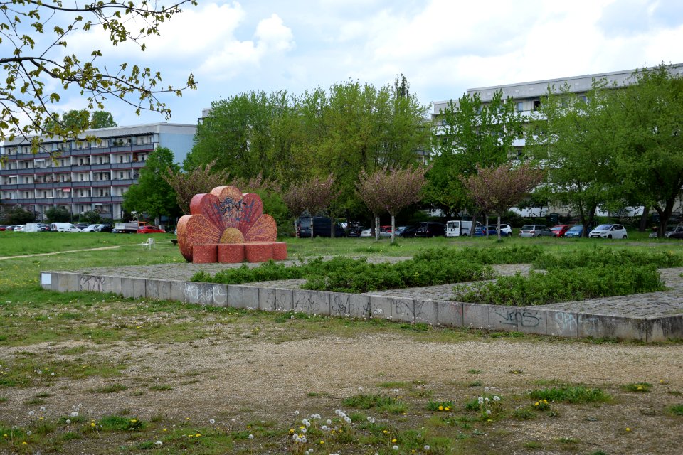 Skulptur im Seelgrabenpark (Berlin-Marzahn) 4v4