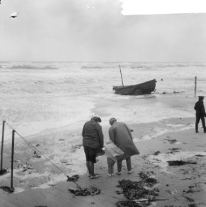 Slecht weer aan de kust, Bestanddeelnr 916-6240